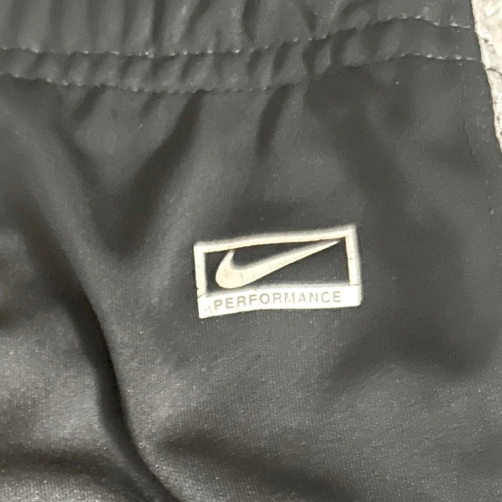 Nike Black and White Athletic Mens Shorts  Lightweight Performance​​​​​​​